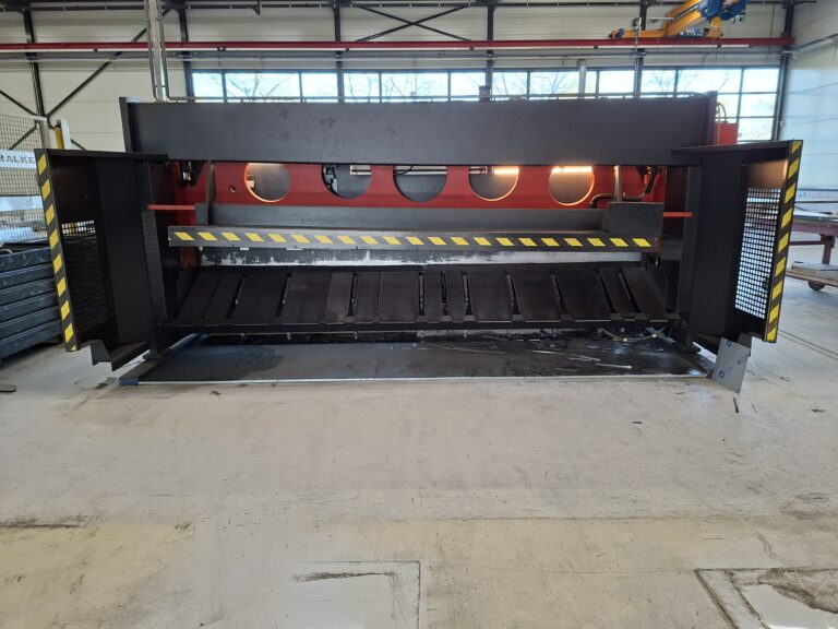 Amada plaatschaar