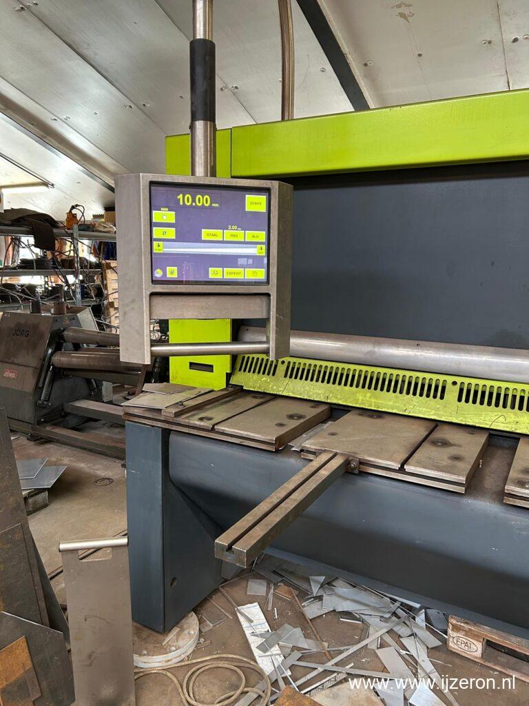 SafanDarley M-shear
